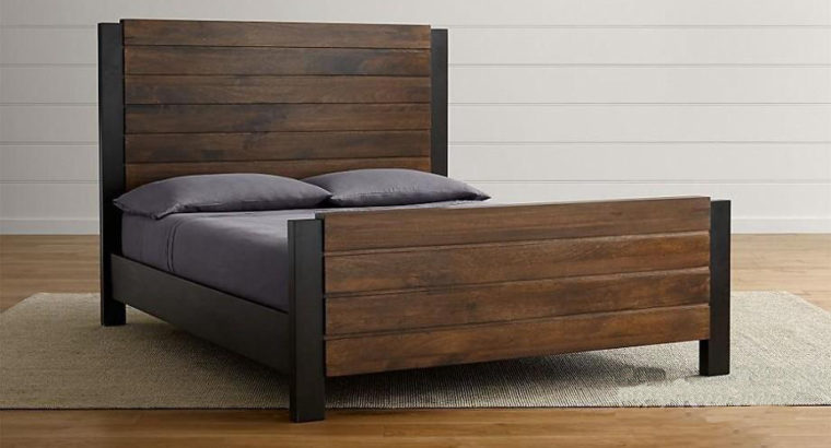 Кровать двуспальная из массива в стиле лофт